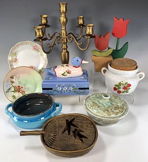 COLLECTION OF DECORATIVE ITEMS DELFT MCCOY