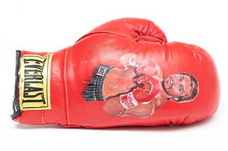 Roberto Duran Autographed Boxing Glove, L 13.5"