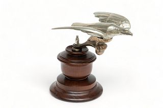 American Eagle Form Motor Mascot with Moveable Wings, Ca. Early 20th C., H 3.5" W 6.25" L 6.25"