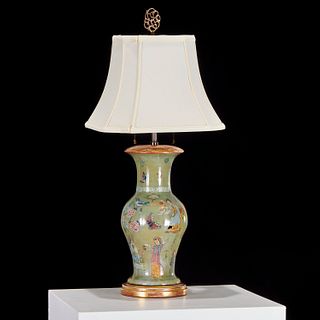 Chinoiserie decalcomania table lamp