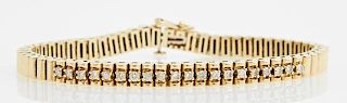 14K Yellow Gold Link Bracelet, mid 20th c., the tw