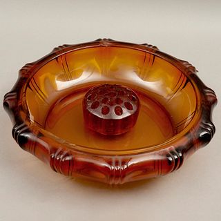 JARDINERA SIGLO XX Elaborada en vidrio color ambar Diseño circular lobulado 35 cm diametro Detalles de conservación
