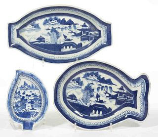 CHINESE EXPORT PORCELAIN BLUE AND WHITE CANTON DISHES, LOT OF THREE