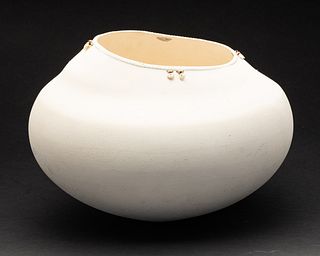 Jacque Stevens (New Mexico), Beaded White Pot