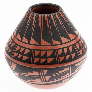 CG Loretto, Jemez Pueblo, Black and Red Pot