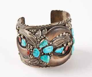 Navajo Turquoise Bracelet With Bear Claws