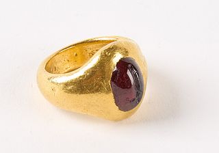 Wiese 18K Gold Intaglio Garnet Ring