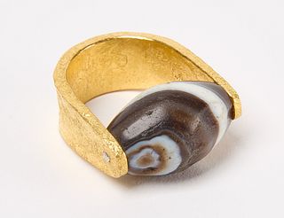 Devta Doolan Agate 22K Gold Ring