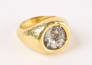 20K Gold Brushed Textured Ring with Lion