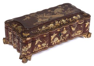 CHINESE EXPORT GILT-DECORATED LACQUERED BOX
