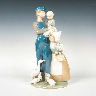 Dutch Children 1004974 - Lladro Porcelain Figurine