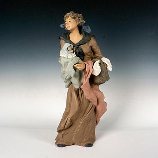 Motherly Love 1011767 Ltd. - Lladro Porcelain Figurine