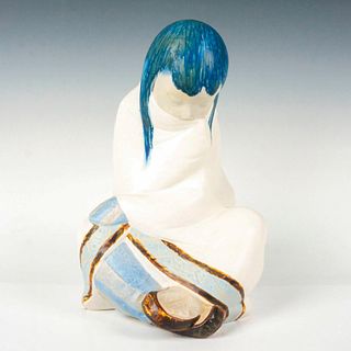 Eskimo Girl - Lladro Porcelain Figurine