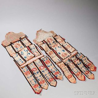 Pair of Embroidered Hanging Banners 刺繡掛飾