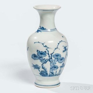 Blue and White Porcelain Vase 青花花瓶