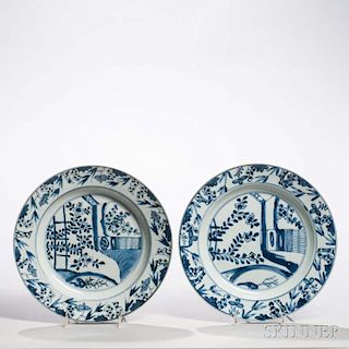 Two Blue and White Plates 青花小盤一對