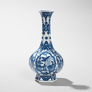 Blue and White Vase青花六楞長頸瓶
