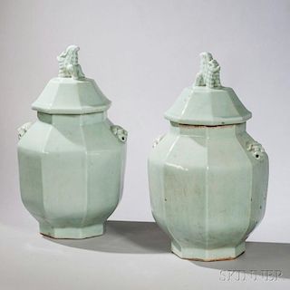 Pair of Celadon-glazed Covered Jars 龍泉八方蓋罐