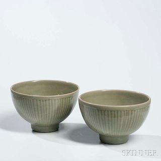 Pair of Celadon Bowls青瓷對碗