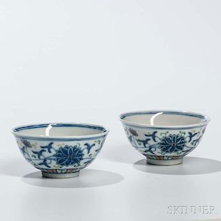 Pair of Blue and White Doucai Cups 鬥彩花紋碗一對