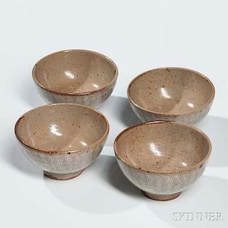 Set of Four Stoneware Teabowls, 茶碗四隻
