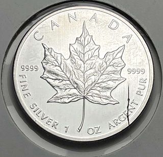 2011 Canada $5 Maple Leaf 1 ozt .9999 Silver 