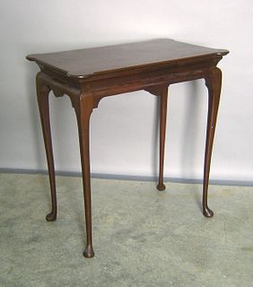 Queen Anne style mahogany tea table, 28" h., 26 1/