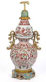 CHINESE EXPORT PORCELAIN AND CLOISONNE-DECORATED COVERED LARGE VASE