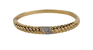 18K Yellow Gold Diamond Ribbed Bangle Bracelet