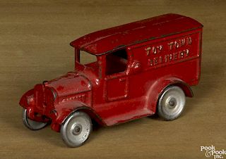 Kilgore cast iron Toy Town Delivery panel van, 6'' l.
