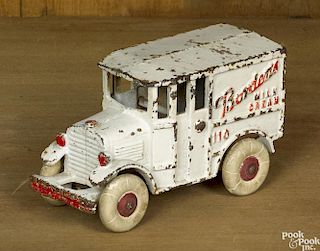 Hubley cast iron Borden's Milk Cream delivery truck, 5 3/4'' l.