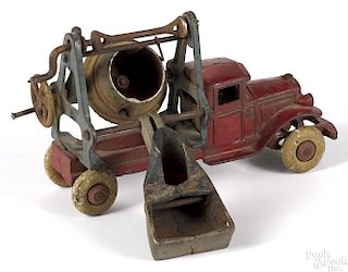 Kenton cast iron hand operated cement mixer truck, this is a very scarce example, 8 1/2'' l.
