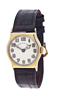 A gold wristwatch by International Watch Co. for Hodson, Kennard & Co., Boston
