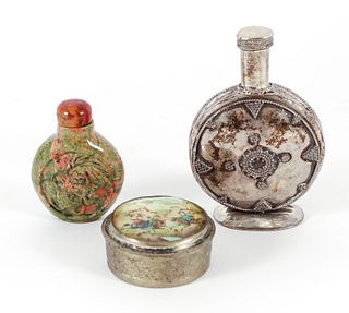 Snuff Accessories Bottles and Snuff Box 