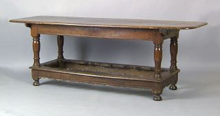 Oak refectory table, ca. 1720, with an oblong mold