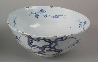 English delft bowl, ca. 1740, with cracked ice ort
