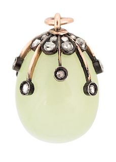A FABERGE HARDSTONE AND DIAMOND EGG PENDANT WITH GOLD MOUNTS, MARKED MP IN CYRILLIC FOR THE WORKMASTER MIKHAIL PERKHIN, ST. P