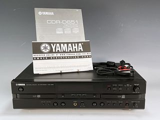 YAMAHA CDR - D651 COMPACT DISC RECORDER IN BOX