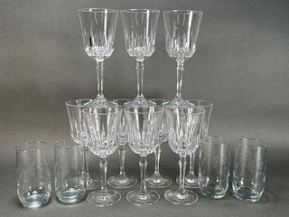 10 WINE GLASSES & 4 JUICE GLASSES