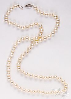 Pearl necklace with 14K gold clasp