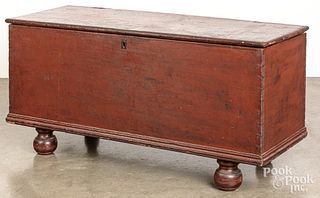 William & Mary stained pine blanket chest, 18th c.