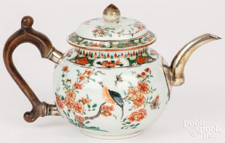 Chinese export porcelain teapot, 18th c.
