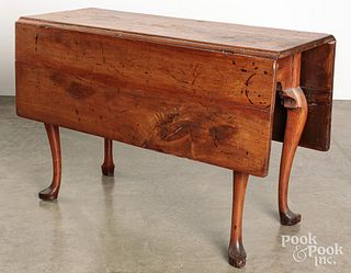 Pennsylvania Queen Anne drop leaf dining table