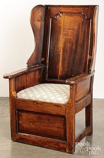 English yewwood close chair, ca. 1700
