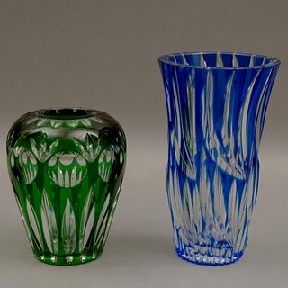LOTE DE FLOREROS CHECOSLOVAQUIA SIGLO XX Elaborados en cristal tipo Bohemia En color azul y verde Decoración facetada Di...