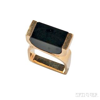 18kt Gold and Onyx Ring