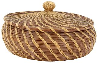 Vintage Native American Pine Needle Basket w/ Lid