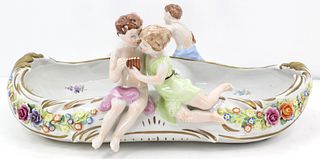 PMP 1817 Porcelain Centerpiece with 4 Cupids