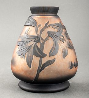 De Vianne Art Nouveau Cameo Glass Vase