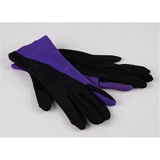 Prince&#39;s Purple Rain-Era Black-and-Purple Gloves